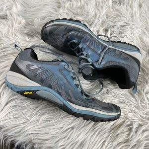 Merrill Sneakers, size 9.5